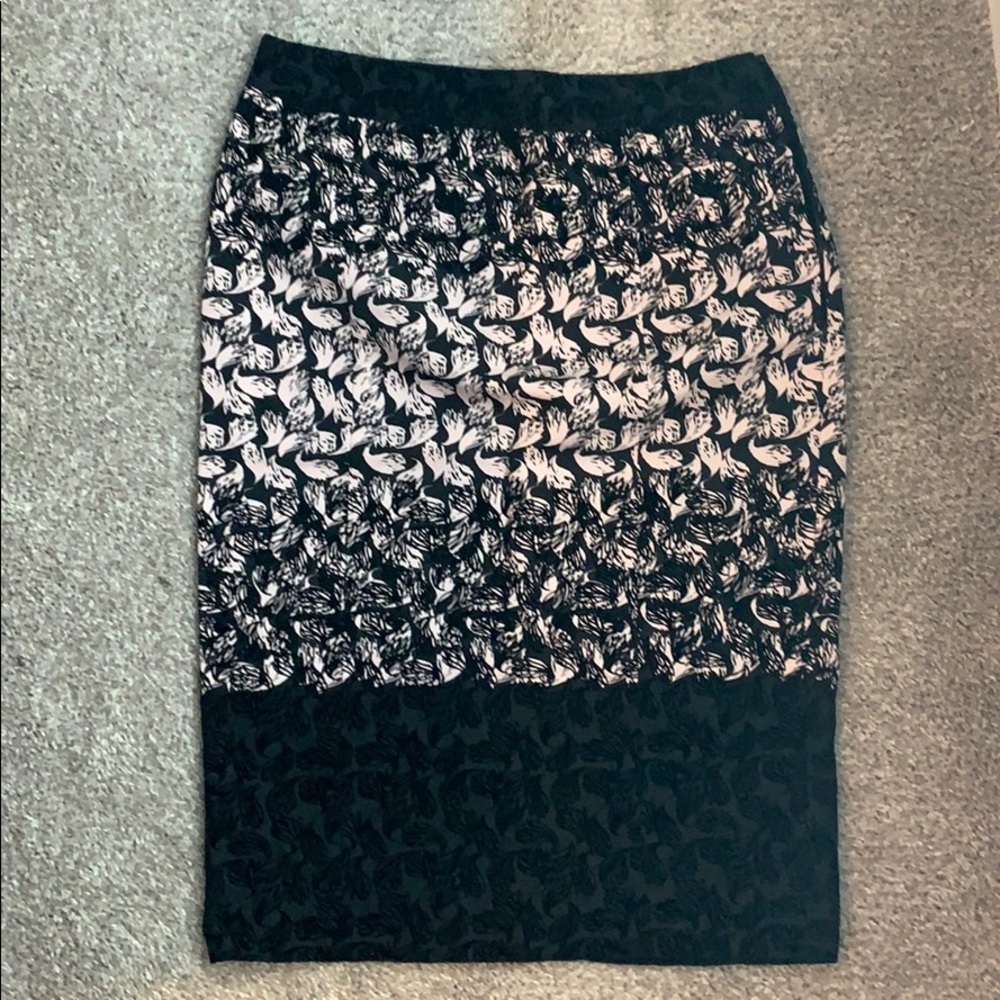 RED Valentino light pink leaf pencil skirt